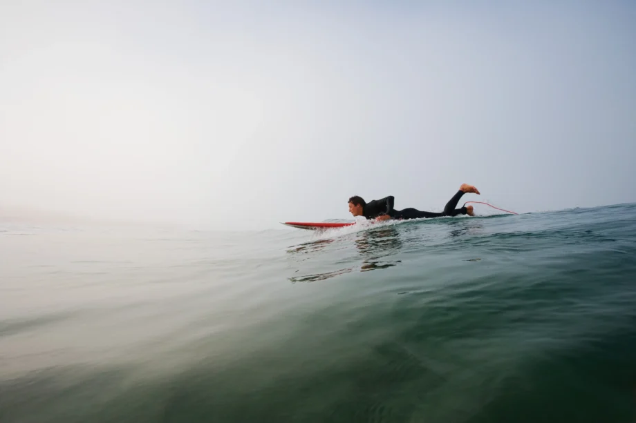 beneficios físicos del surf